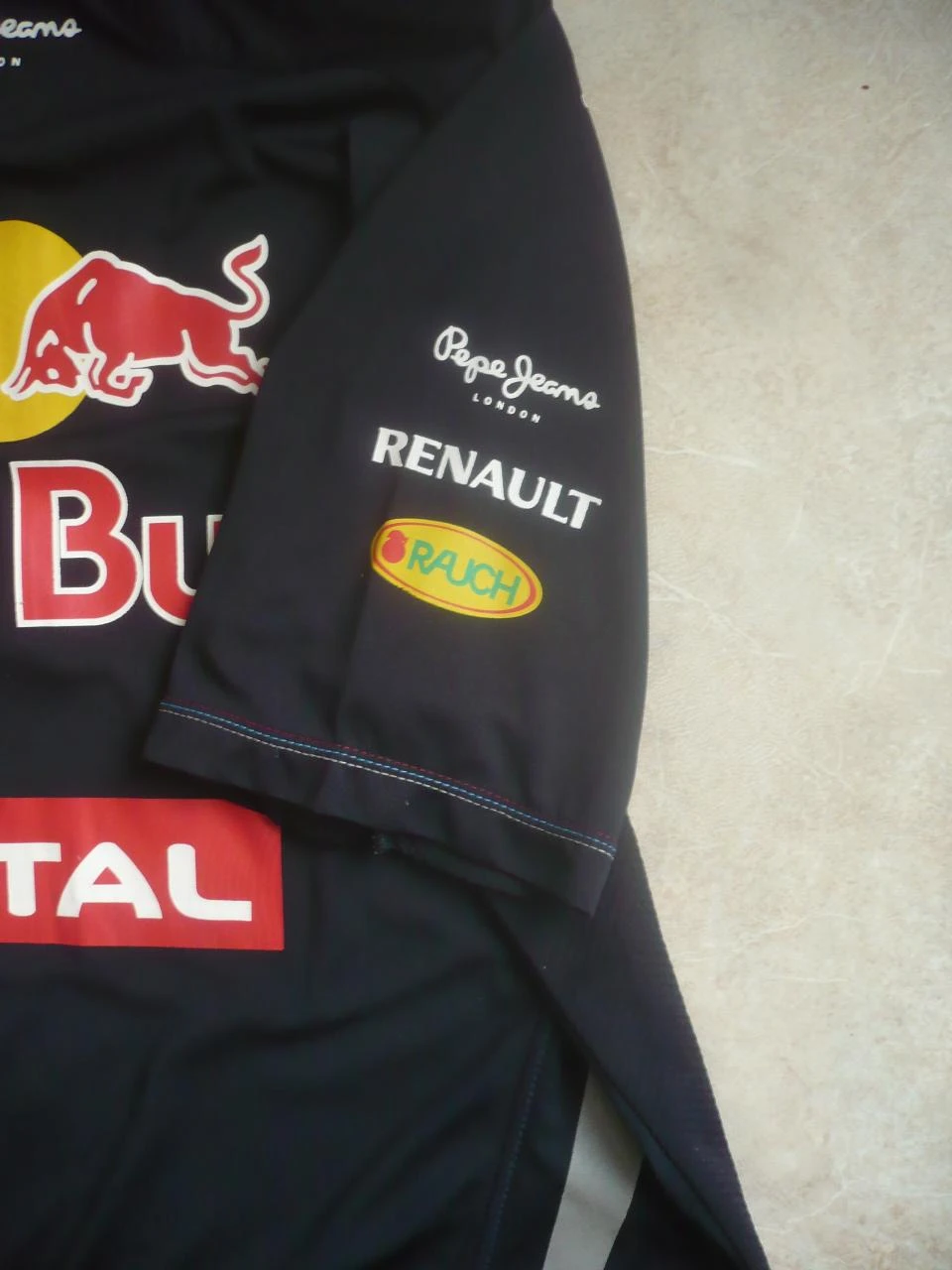 T-shirt - ‘‘RED BULL RACING, Formule 1-team - Maat L – photo 4